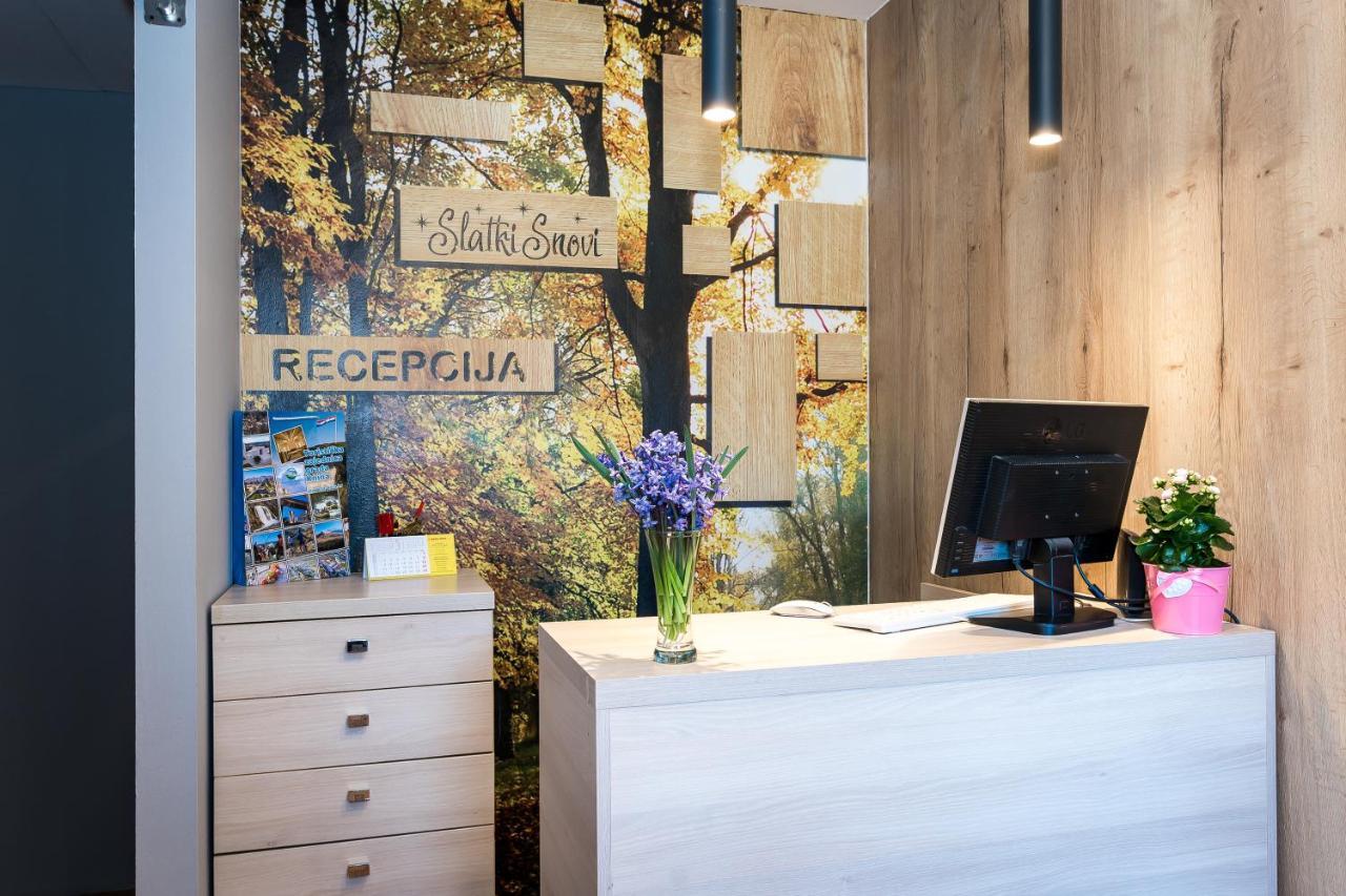 Guest House Slatki Snovi Knin Ngoại thất bức ảnh