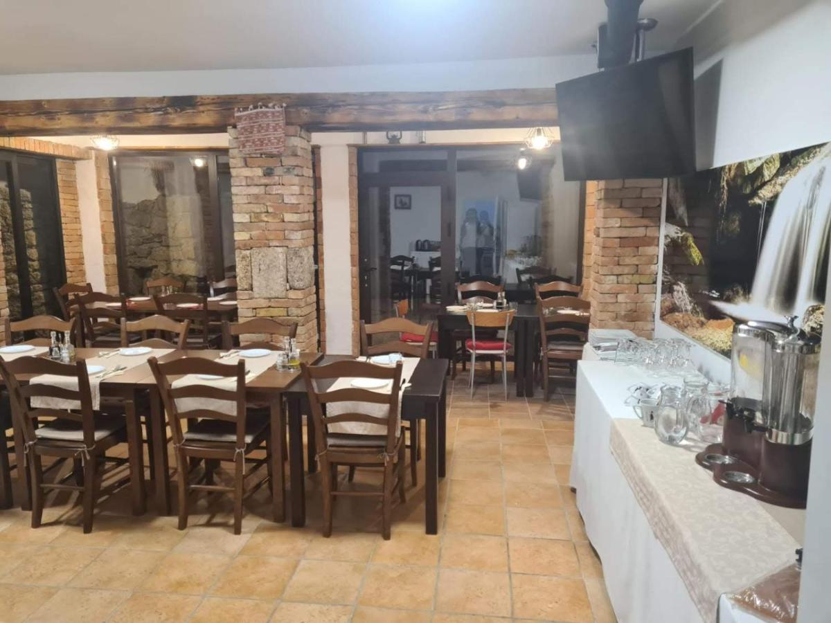 Guest House Slatki Snovi Knin Ngoại thất bức ảnh