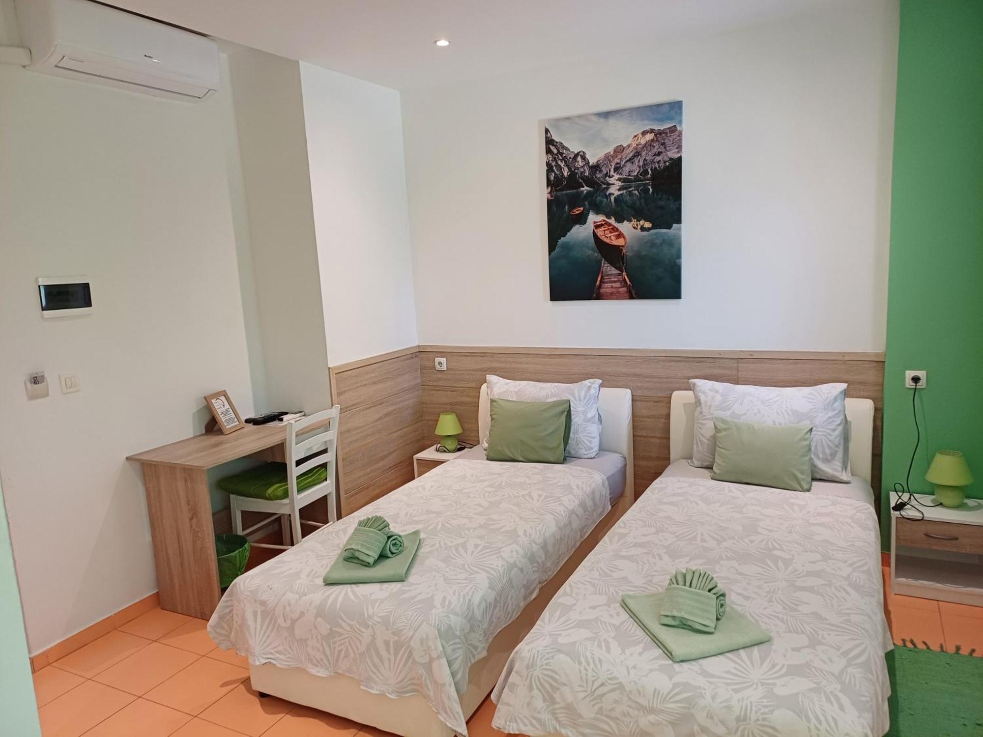Guest House Slatki Snovi Knin Ngoại thất bức ảnh