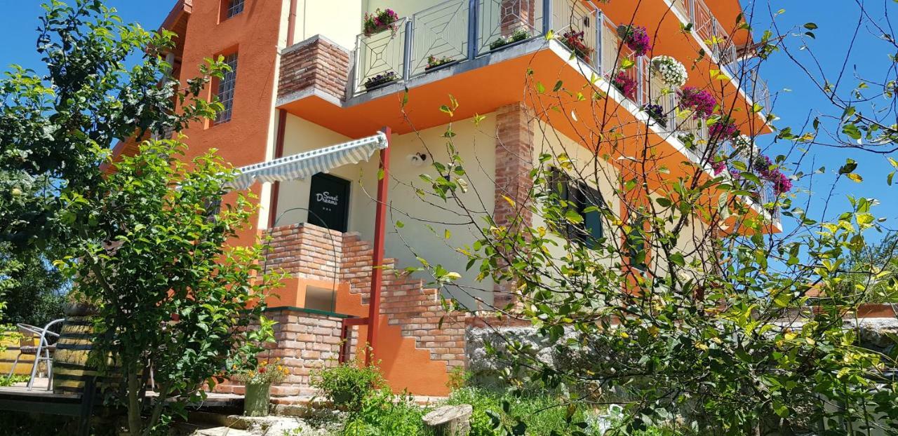Guest House Slatki Snovi Knin Ngoại thất bức ảnh
